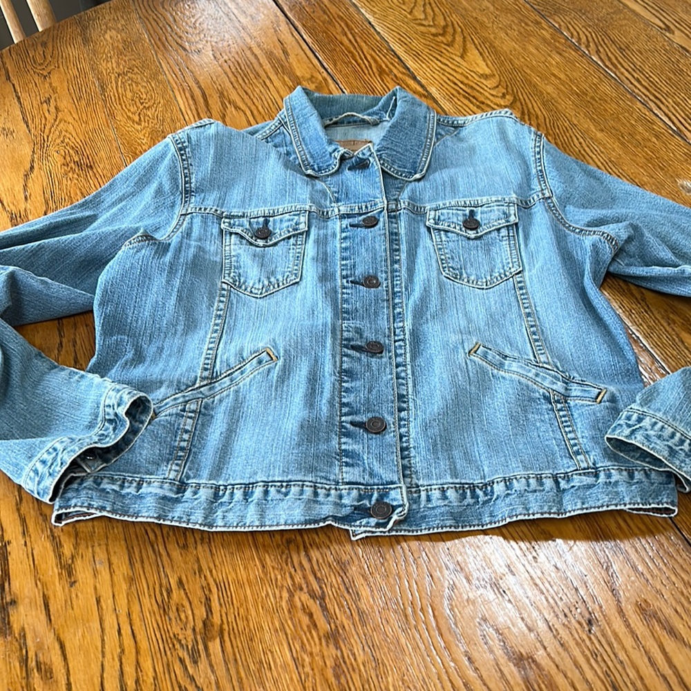 Levi’s Vintage Denim jacket.  Fits like a Medium.  No size tag